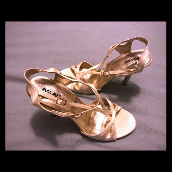 me too Shoes - Off white satin strappy heels 👠 7.5 new, no box